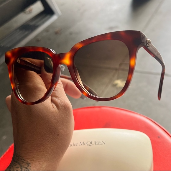 NWT Alexander McQueen sunglasses - Picture 2 of 3